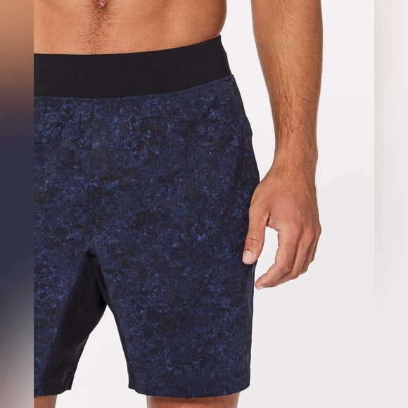 LULULEMON | T.H.E. Short *Linerless 7" | size small - Picture 2 of 7